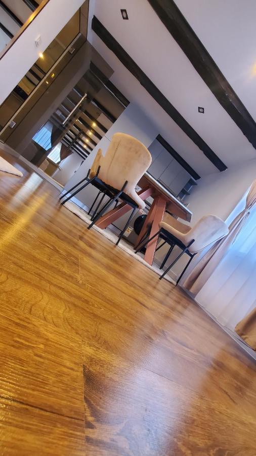 Flux Studios Apart 2 오라데아 외부 사진